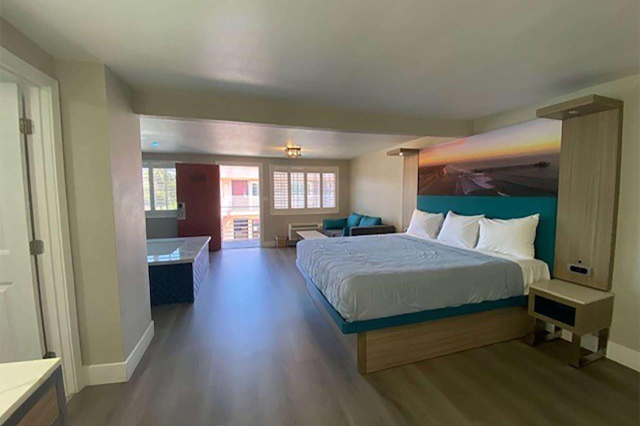 Hotel Super 8 By Wyndham Oceanside Downtown Exteriér fotografie