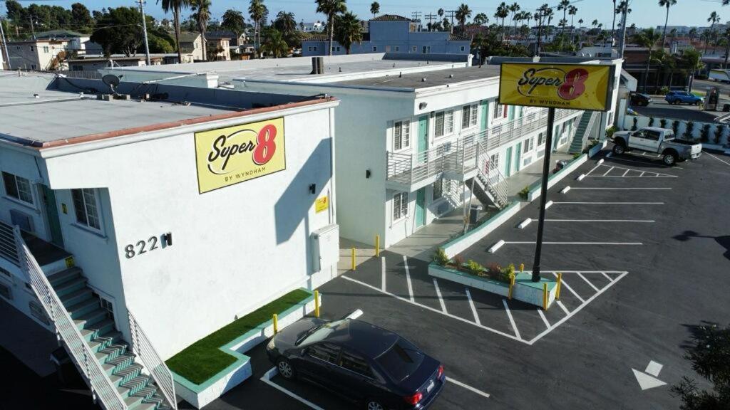 Hotel Super 8 By Wyndham Oceanside Downtown Exteriér fotografie
