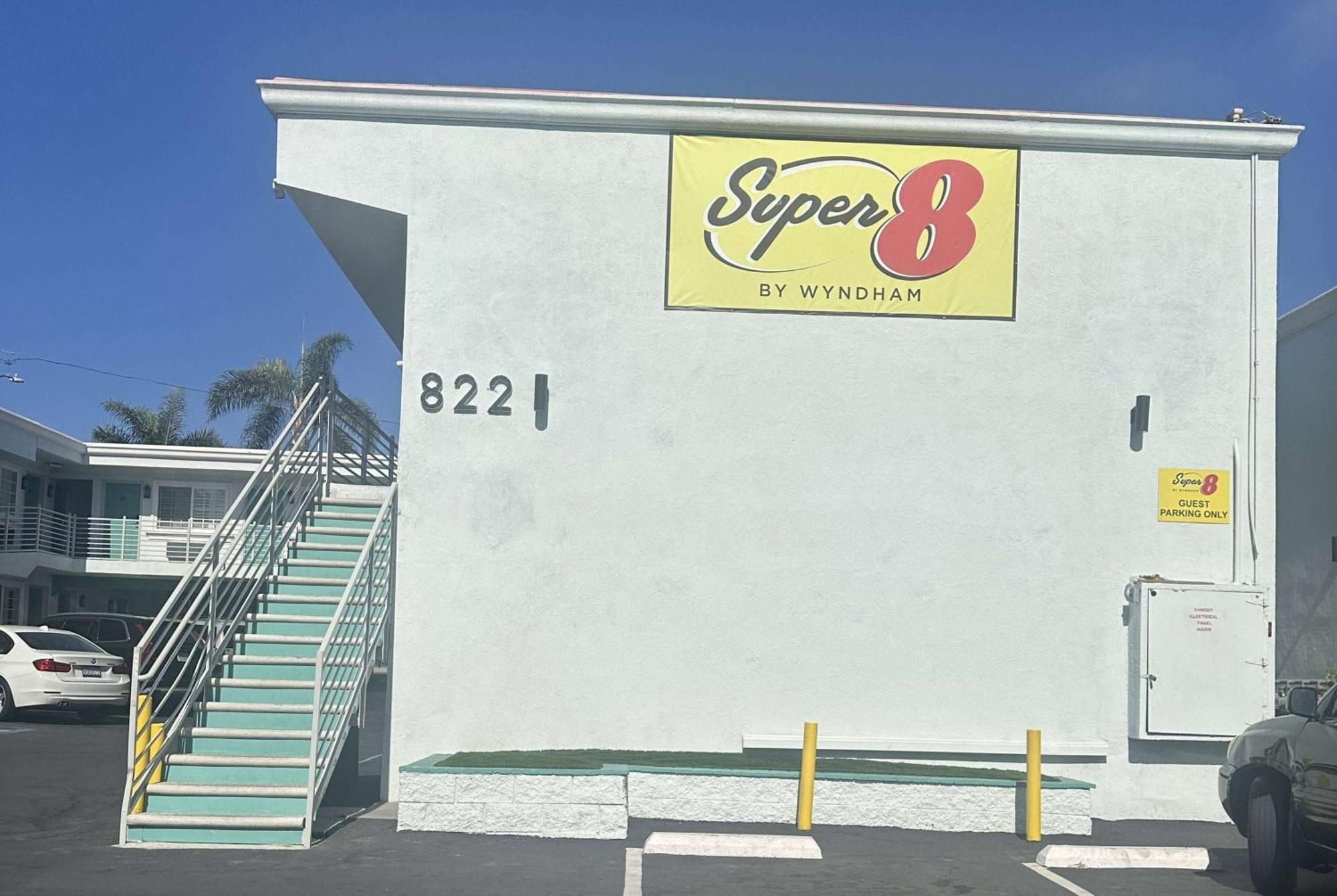 Hotel Super 8 By Wyndham Oceanside Downtown Exteriér fotografie